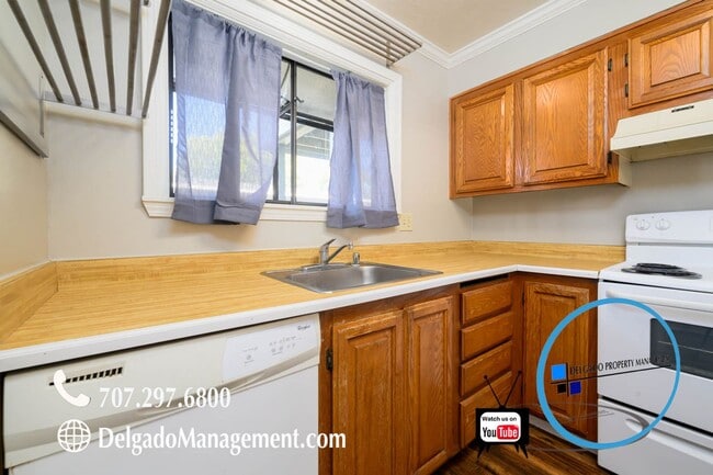 Building Photo - Benicia 2 bedroom condo