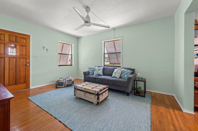 Building Photo - 306 Fernandina St