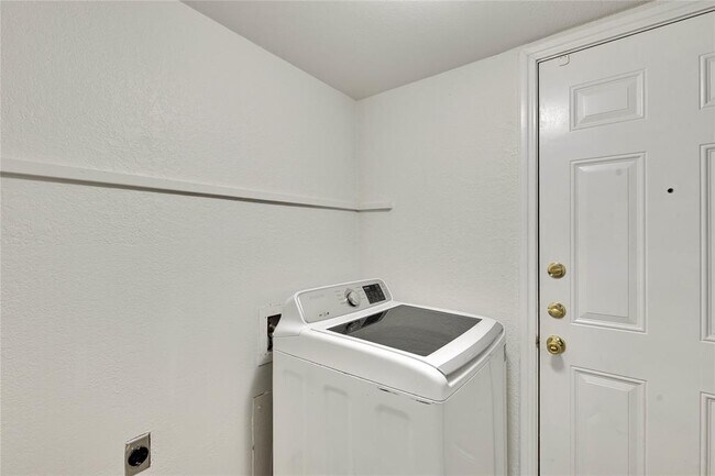 Building Photo - 7501 Gaines Mill Ln