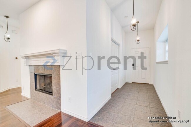 Building Photo - 1217 Charleston Ln