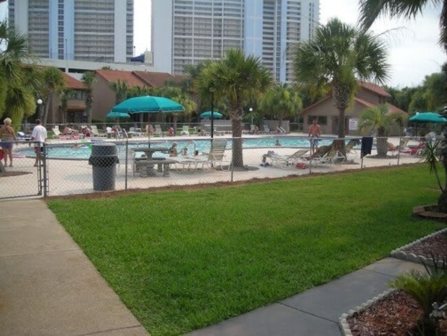 Building Photo - ! Beautiful 2BA/1.5BR Townhome in Gulf Highlands!