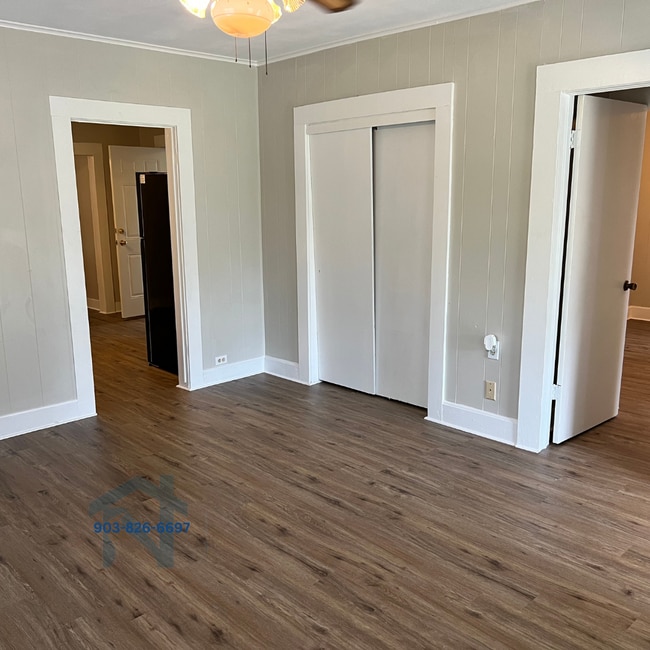 Building Photo - 5466 TX-77