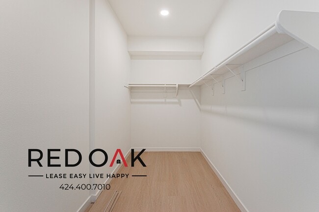 Building Photo - 856 S Gramercy Dr