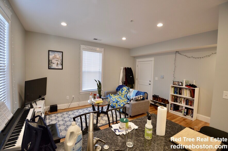 Building Photo - 405 S Huntington Ave