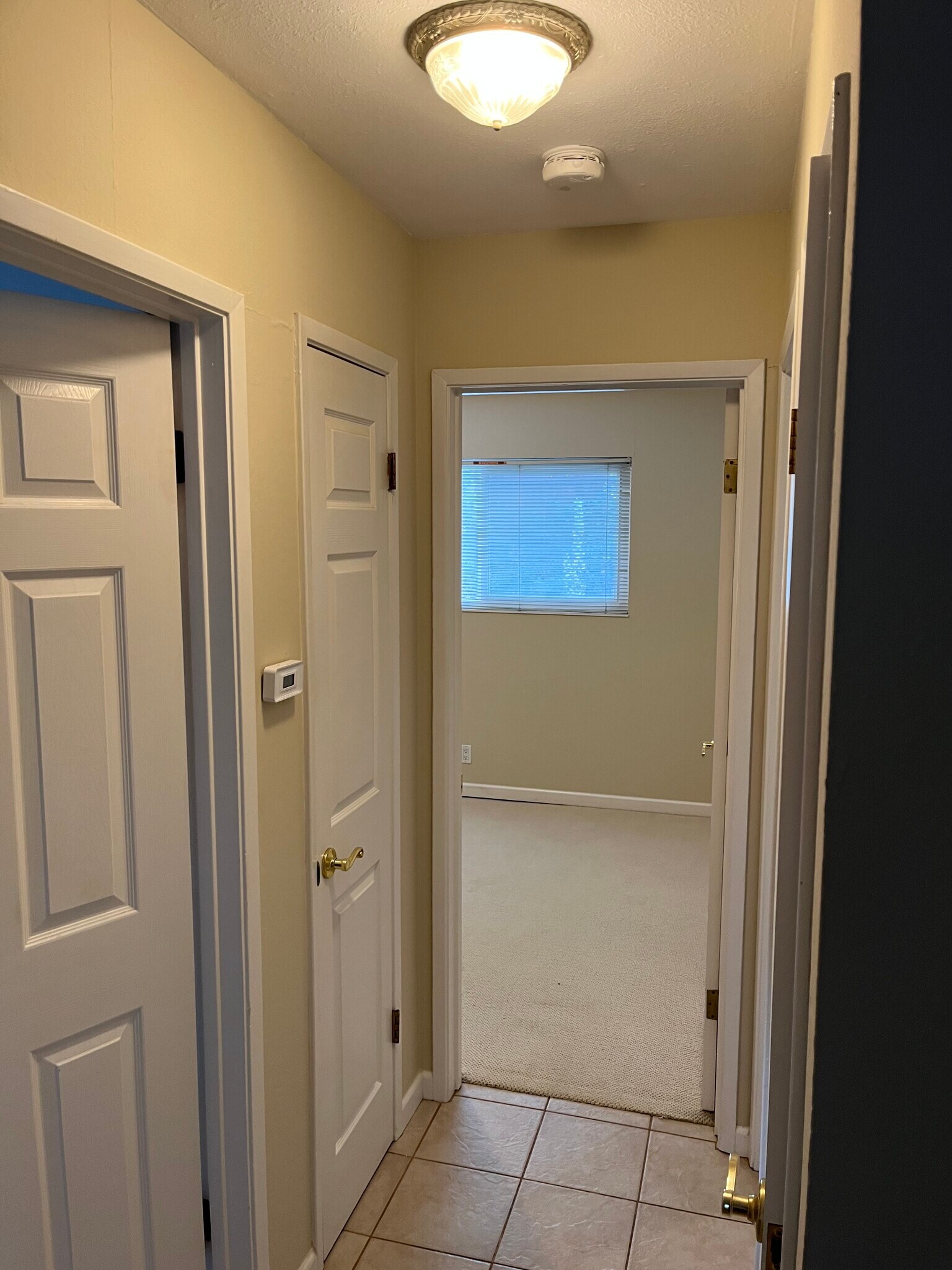 Building Photo - 2279 Cuadra Ct