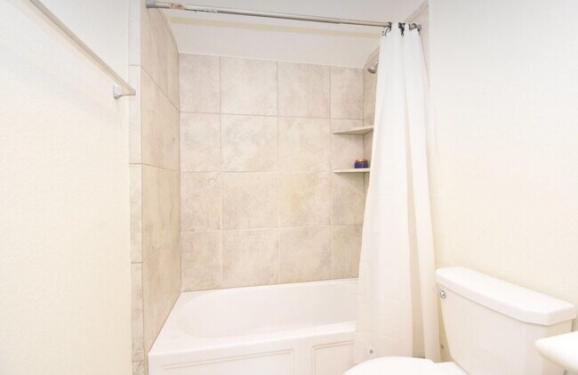 Building Photo - 9431 Summer River Dr