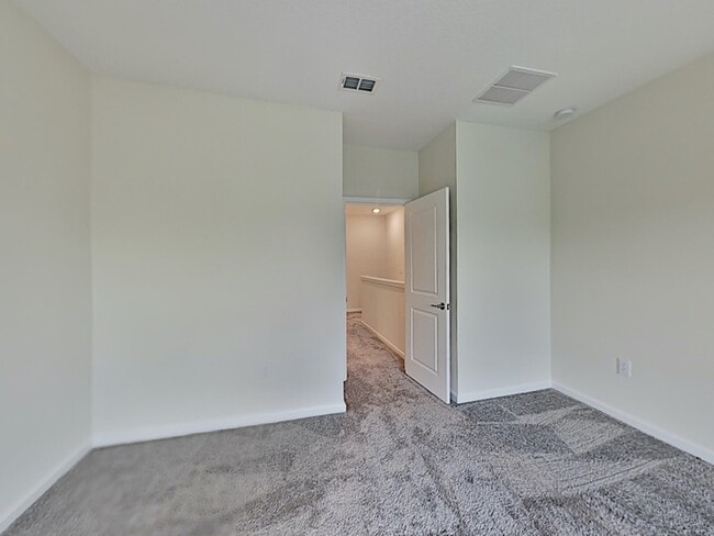 Building Photo - 9372 Tecumseh Dr