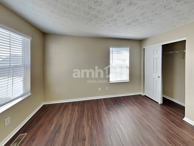 Building Photo - 4365 Chanterelle Dr