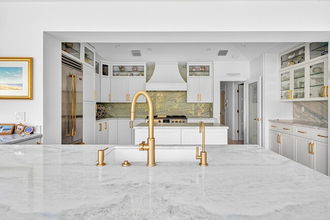 Building Photo - 107 E Inlet Dr