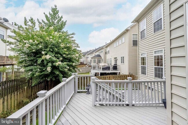 Building Photo - 7517 Lindberg Dr