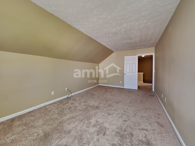 Building Photo - 2315 Hayward Ln