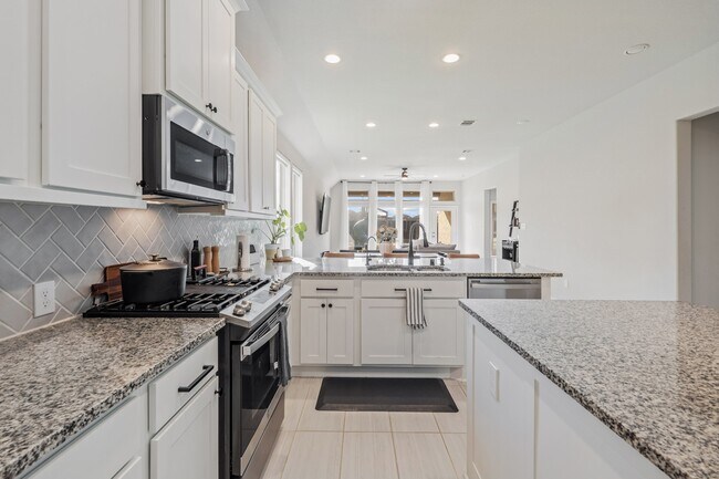 Building Photo - 6907 Myrtle Dr