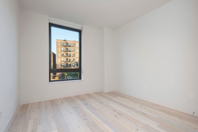 Building Photo - 90 Furman St