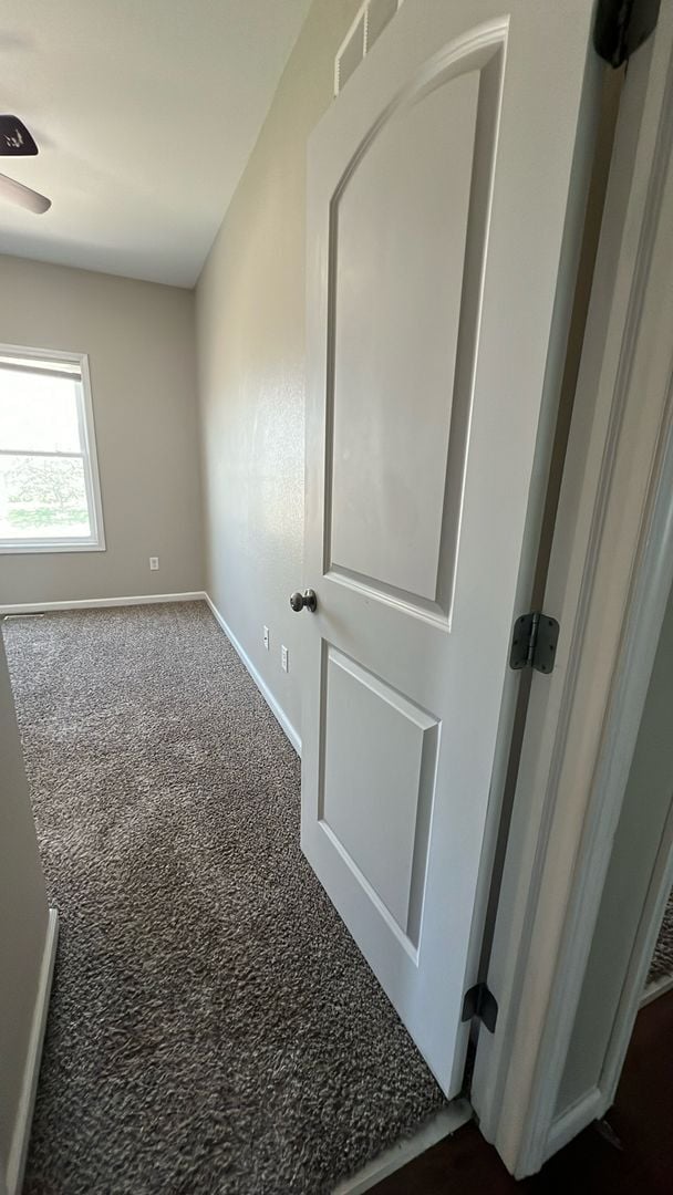 Building Photo - 4 bedrooms 2 bathrooms Duplex in Washington