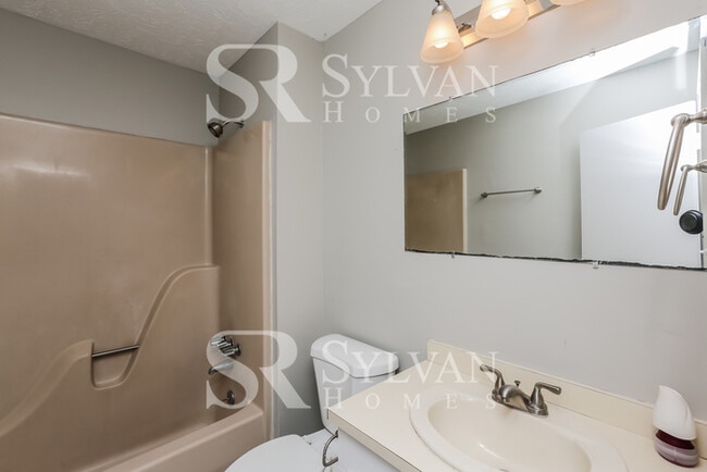 Building Photo - Remarkable Value. Unbeatable Location!