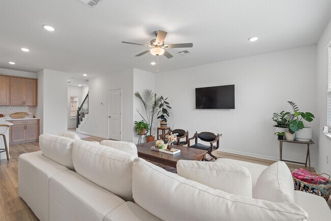 Building Photo - 1617 Purple Martin Dr