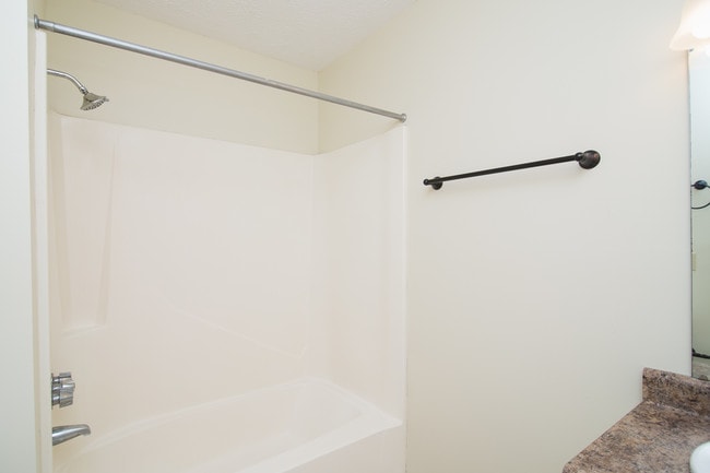 Building Photo - 1536 Coombs Dr