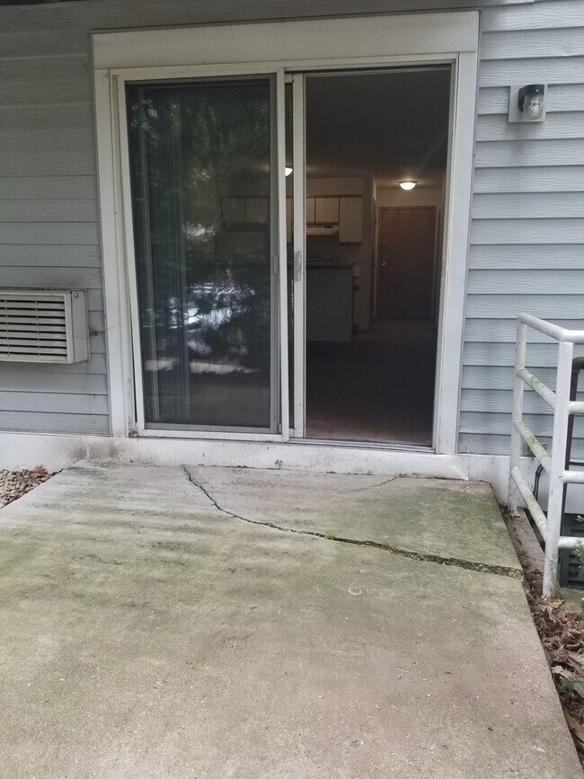 Building Photo - Cozy Studio Across From Warner Park! Half ...