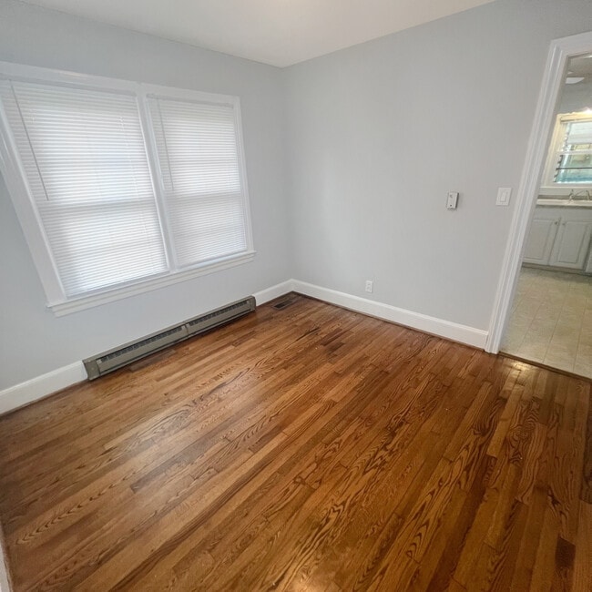 Building Photo - 2803 Jackson Dr