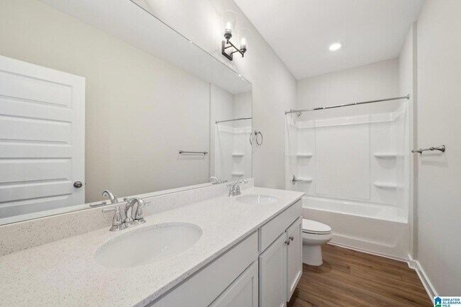 Building Photo - 559 Troubadour Ln