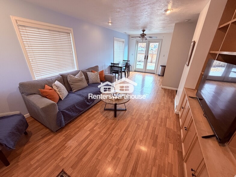 Building Photo - 2555 S 400 E