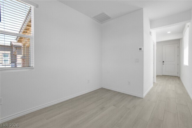 Building Photo - 9770 Redwood Cascade St