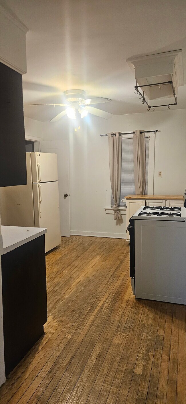 Kitchen - 1813 East Greenwich Ave