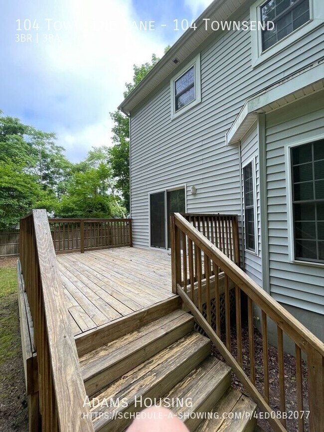 Building Photo - 104 Townsend Ln