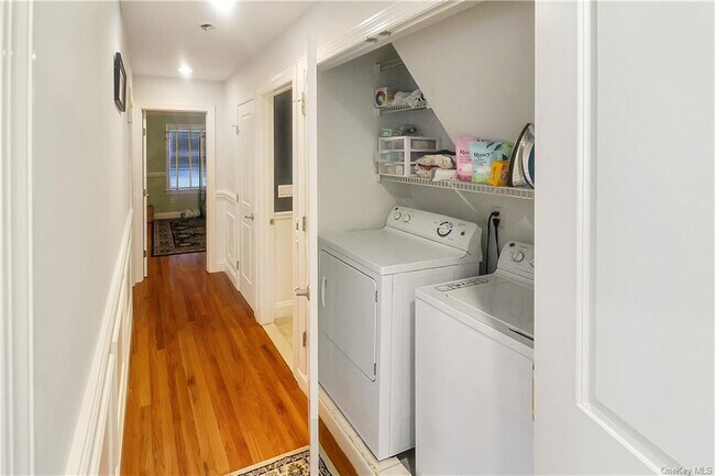 Building Photo - 29 Arbor Glen