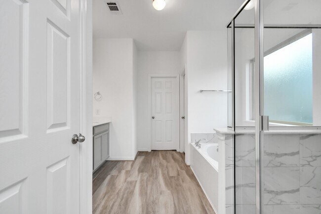 Building Photo - 9607 Slumbering Willow Ln