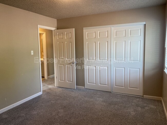 Building Photo - 502 Bell Ct