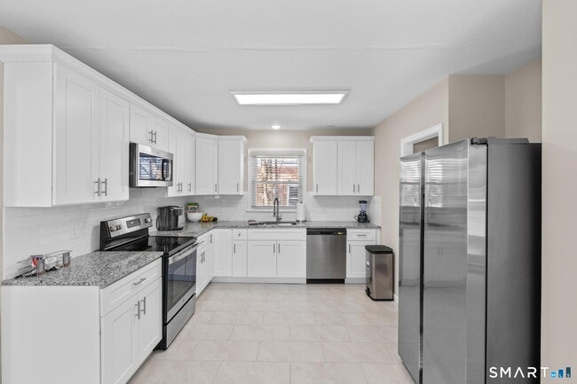 Building Photo - 159 Ridgewood Rd