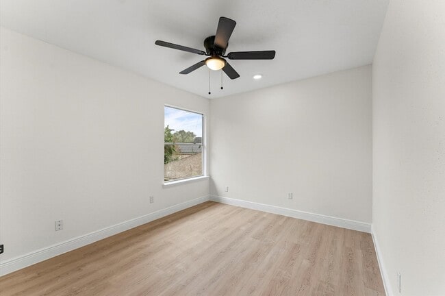 Building Photo - 7631 Ashton Dr