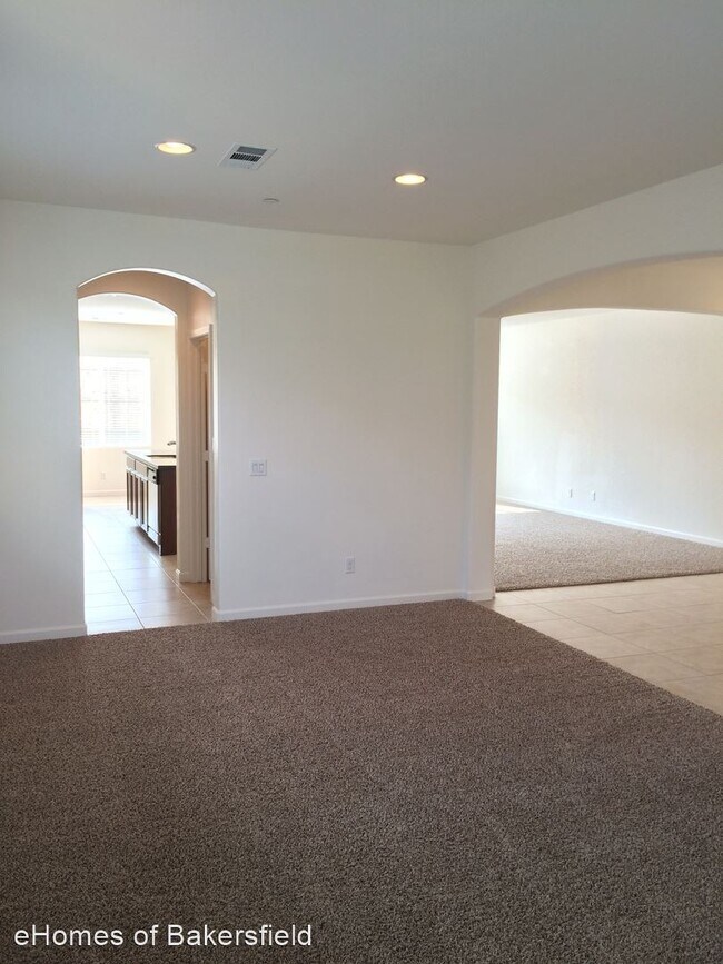 Building Photo - 4 br, 2 bath House - 5817 Moonstone Peak Dr