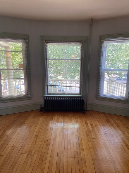 Building Photo - 447 W Mifflin St