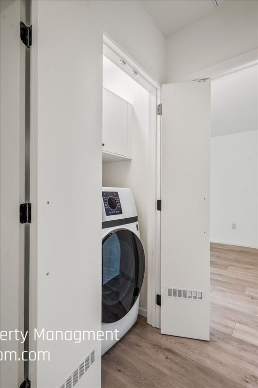 Building Photo - 3181 1/2 Verdugo Pl