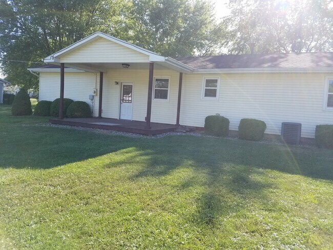 Building Photo - 3bed/1bath in Oakwood