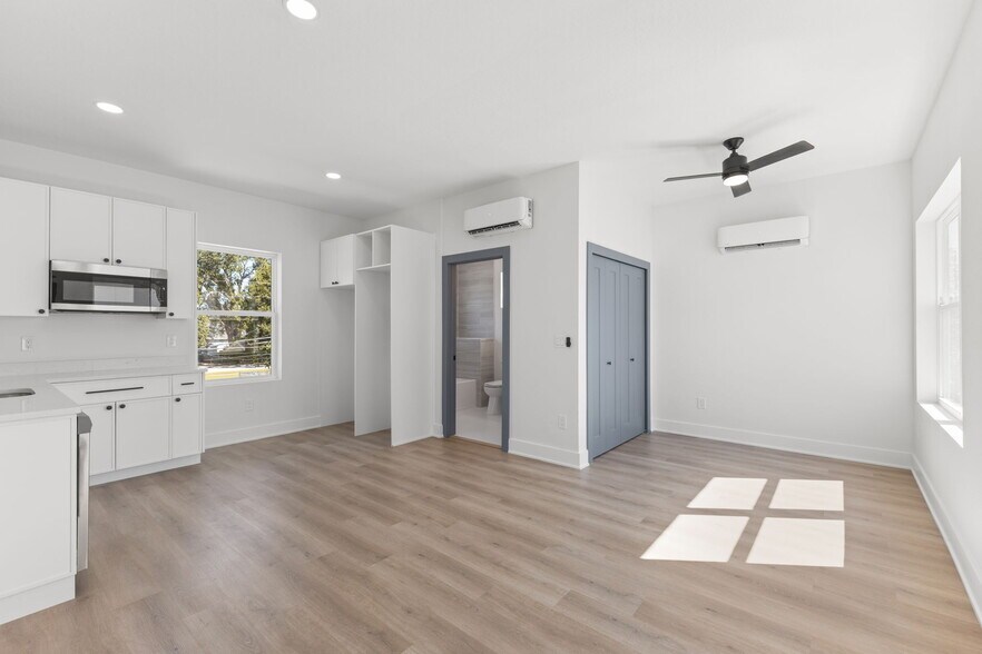 Building Photo - 2523 13th Ave N