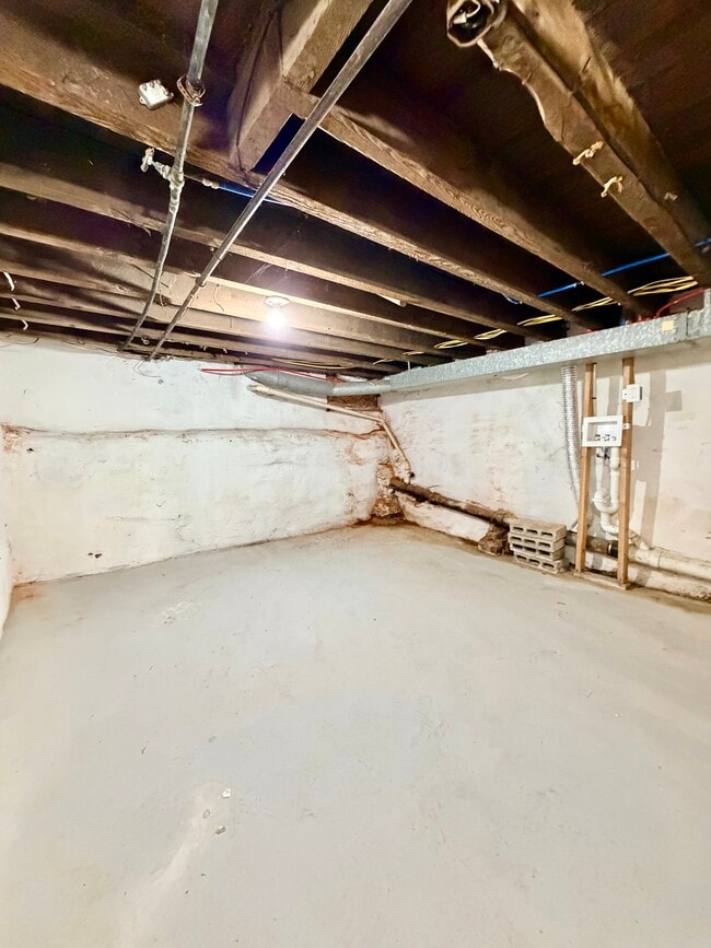 Building Photo - 1920 Brunner St