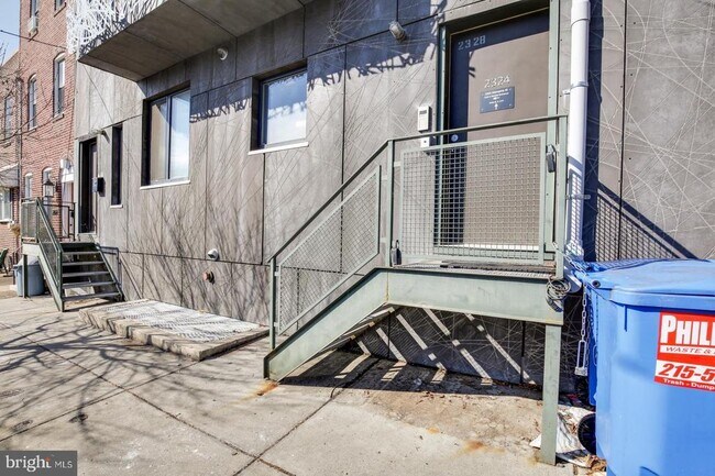 Building Photo - 2324 Memphis St