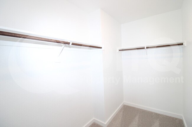 Building Photo - 330 Fire Rock Dr