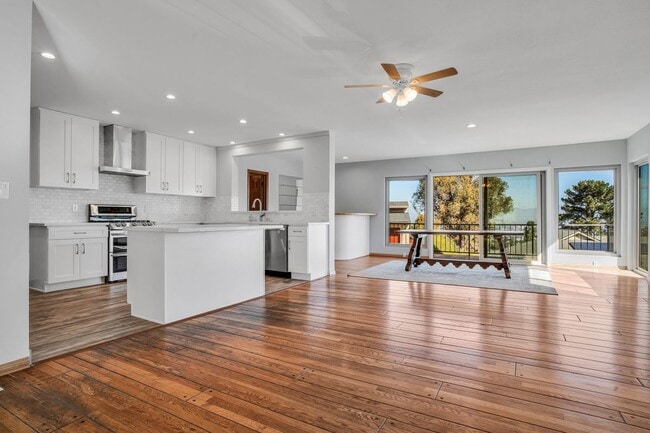 Building Photo - 15470 Longbow Dr