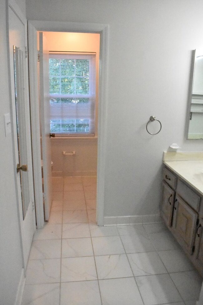 Building Photo - Welcome To Lake Ridge's Finest...