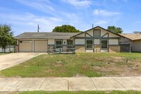 Building Photo - 5622 Frst Lk St