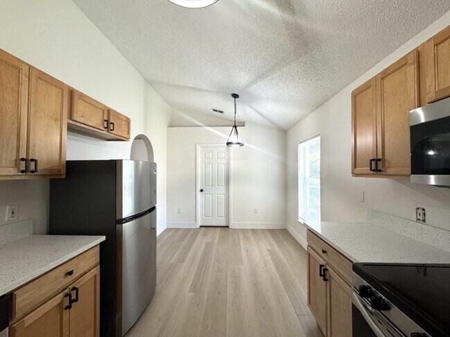 Building Photo - 964 Vanderbilt Dr