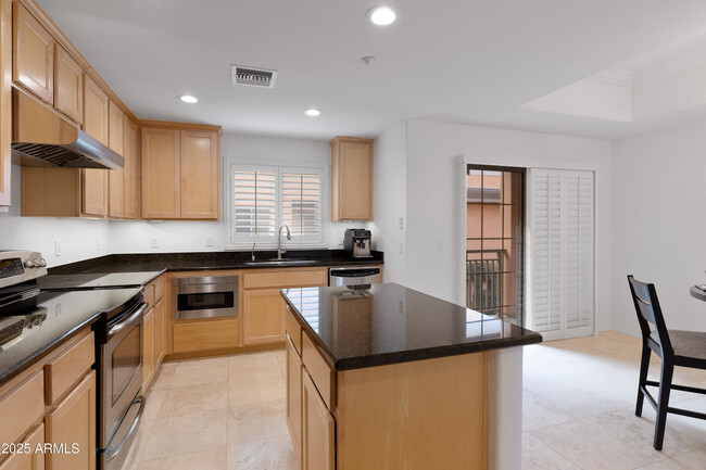 Building Photo - 6940 E Cochise Rd