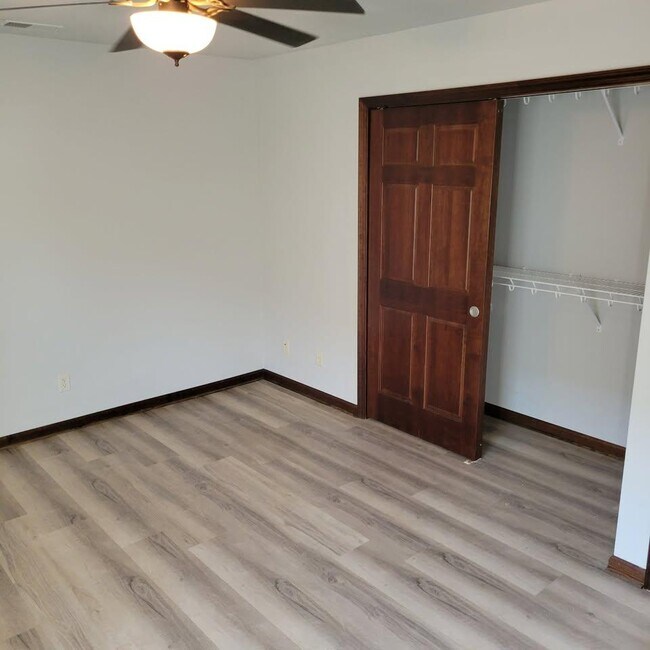 Building Photo - 3807 Windslow Dr