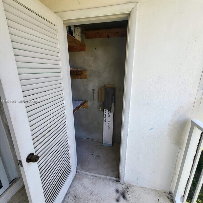 Building Photo - 240 Galen Dr