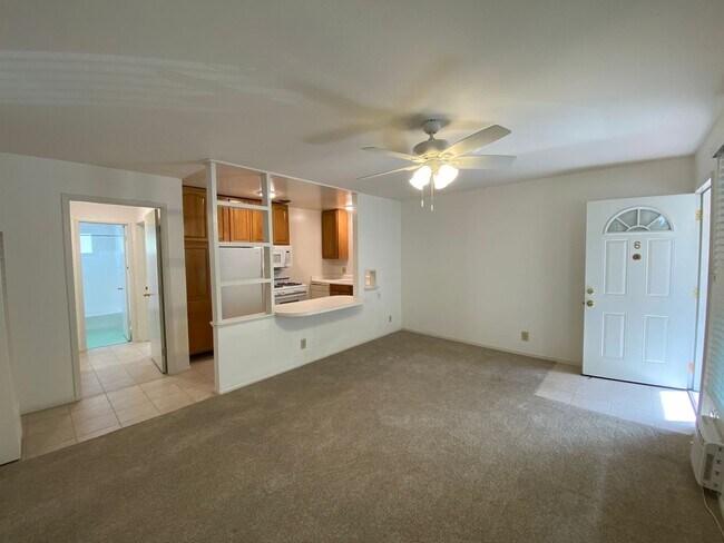 Interior Photo - 616 Sacramento