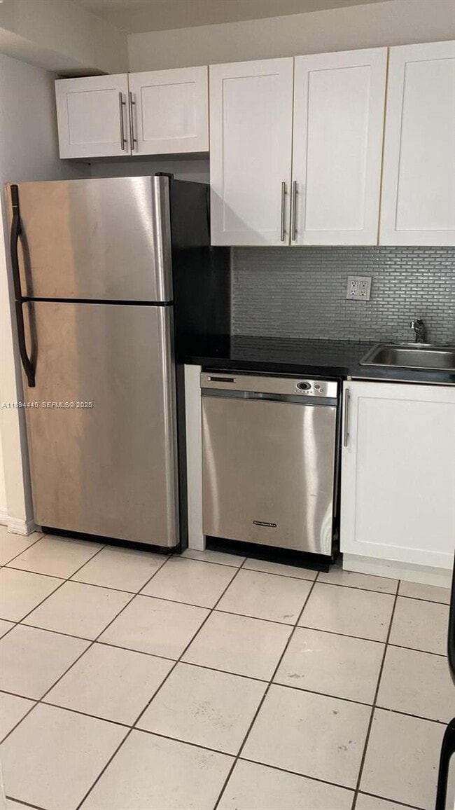 Building Photo - 8301 SW 142nd Ave